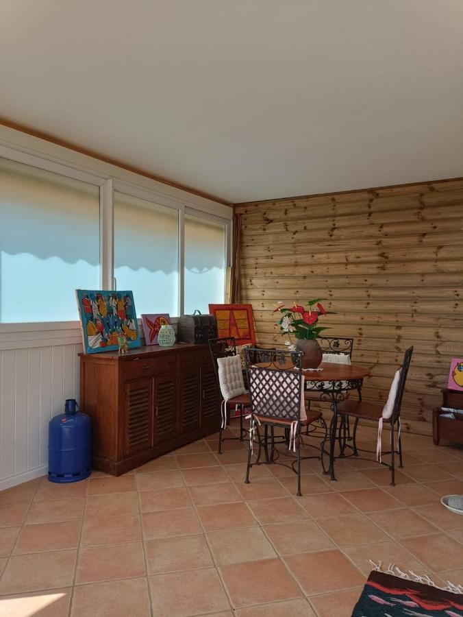 Grand Studio En Bas De Villa Avec Vue Sur Mer Au Carbet Le Carbet Exteriér fotografie